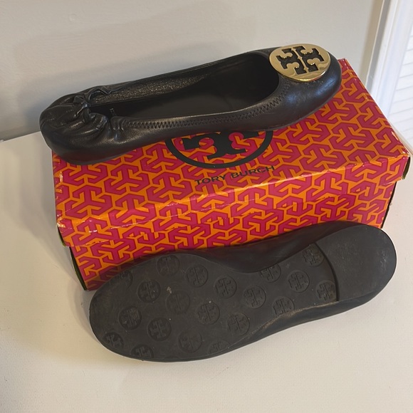 Tory Burch Classic Reva Ballet. - Picture 3 of 4